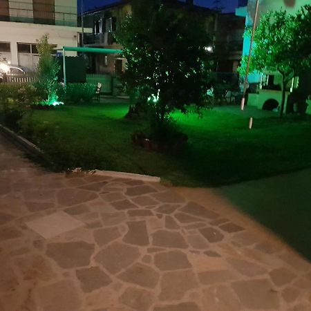 Magdalinos Apartments Nea Skioni Buitenkant foto