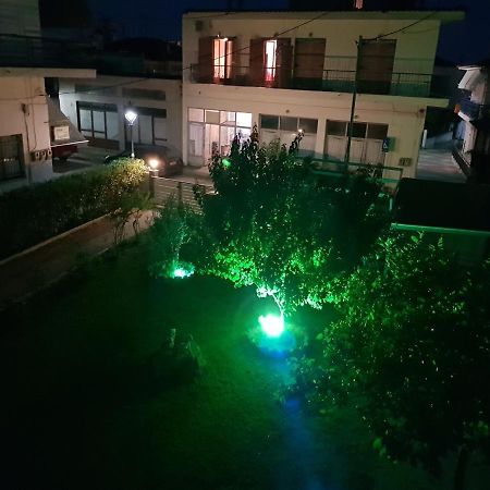 Magdalinos Apartments Nea Skioni Buitenkant foto